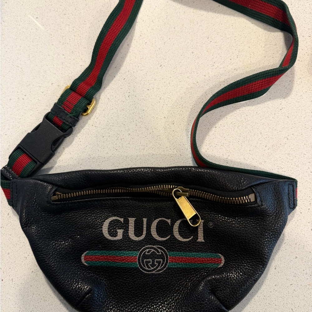 Gucci Black Leather Belt Bag with Red & Green Web Stripe